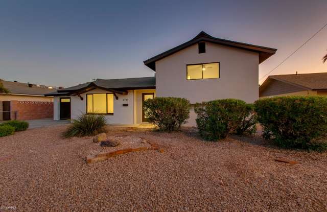 8737 E LINCOLN Drive Gallery 4