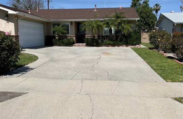 23913 Friar Street photos photos