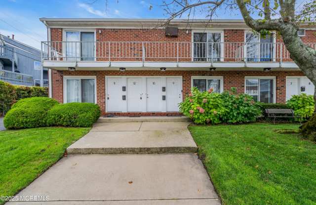 114 3rd Avenue unit: 10 photos photos