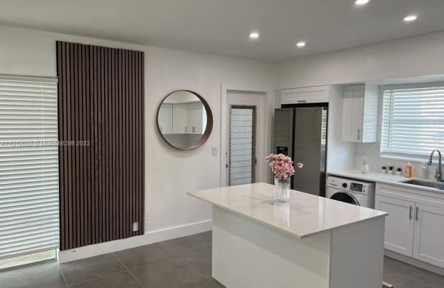 1322 NE 105th St - 1322 Northeast 105th Street, Miami Shores, FL 33138