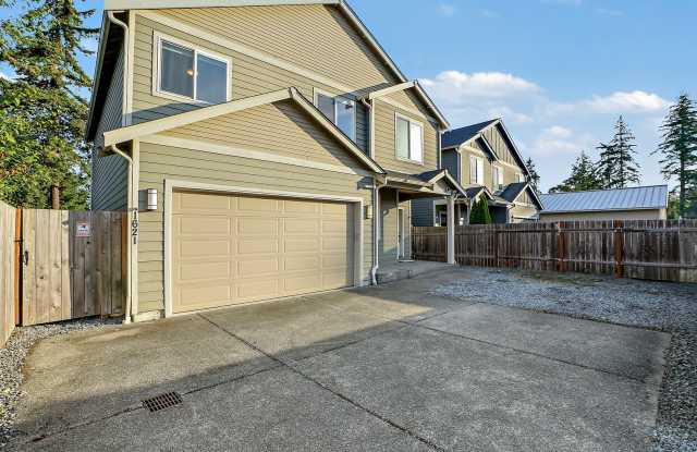 Spacious 5-Bedroom Tacoma Home with A/C, Luxury Upgrades & Large Fenced Backyard – Minutes from JBLM! Gallery 3