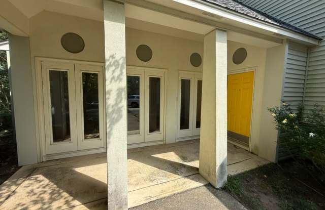 Hickory Woods Auburn--Ask About Move In Incentives Gallery 4