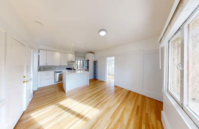 1077  Ashbury Sreeet photos photos