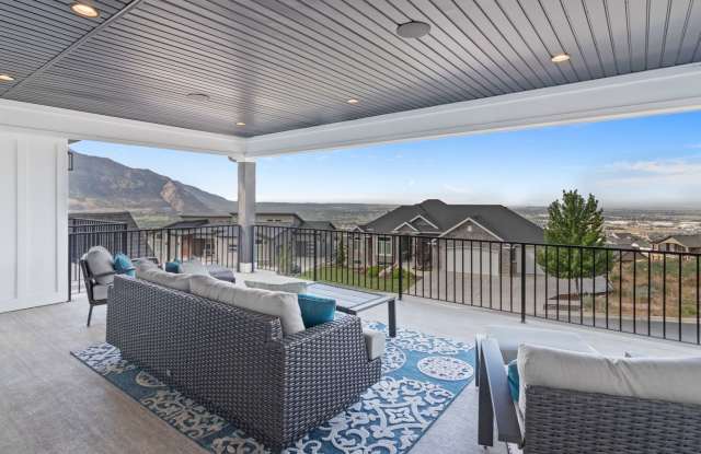 Beautiful luxury home, 3 car garage, amazing views, covered deck, oversized great room. Gallery 3