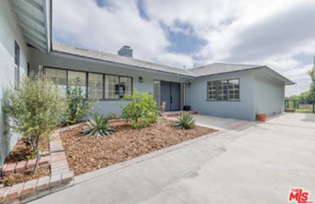 3710 Glenridge Drive Gallery 2