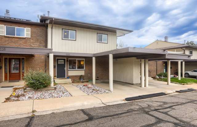 Spacious 3-Bedroom South Boulder Townhome with Finished Basement & Community Pool! Gallery 3