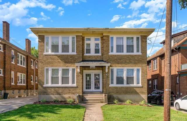 2033 Weyer Avenue photos photos