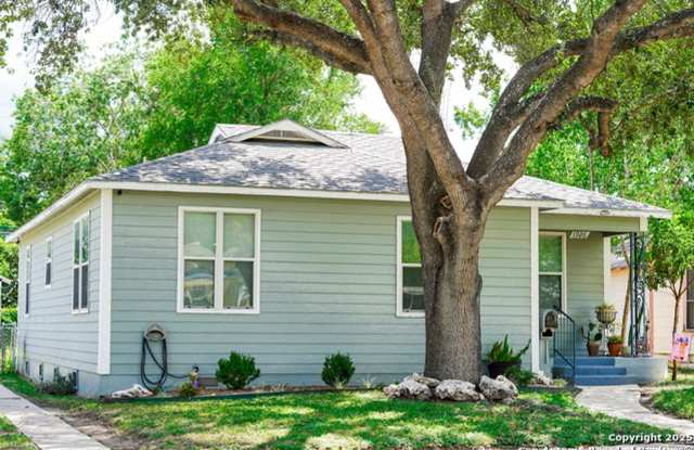 Adorable Highland Park Bungalow for Rent photos photos