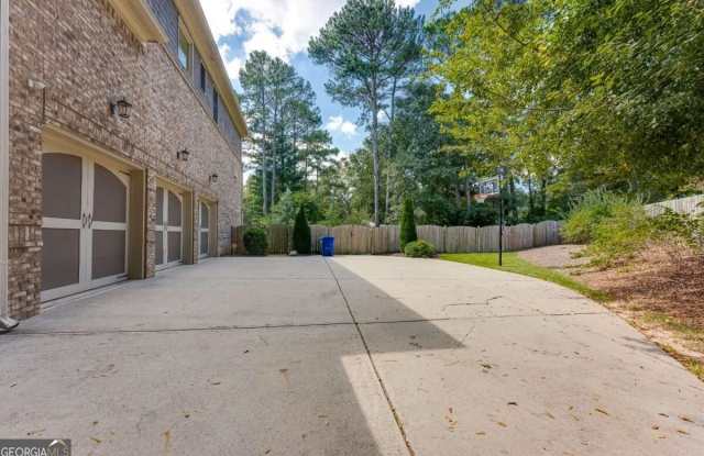 1539 Summerford Court Gallery 2