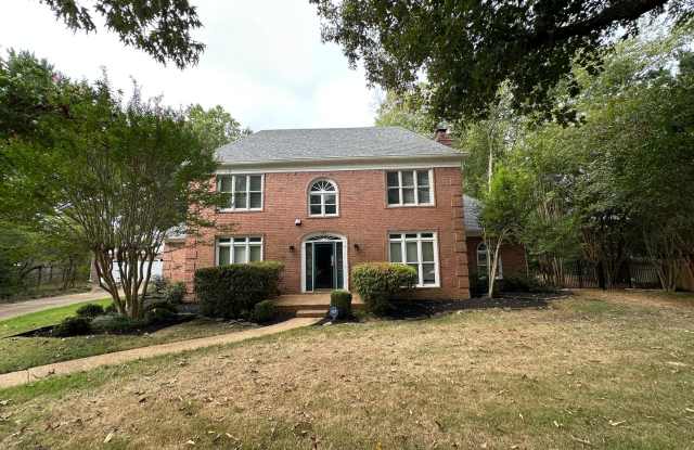 Spacious Collierville Home with Guest Suite & 4-Car Garage. Landscaping Included! Gallery 3