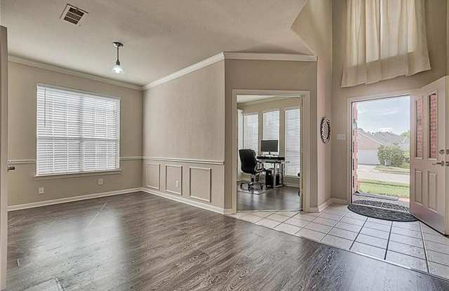 12821 Peach Tree Way Gallery 3