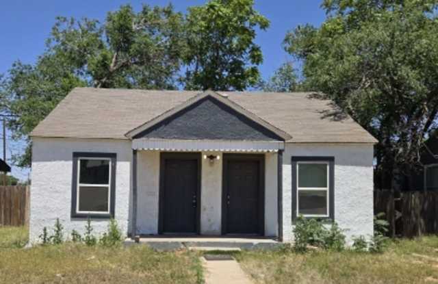 Charming 3 Bedroom photos photos