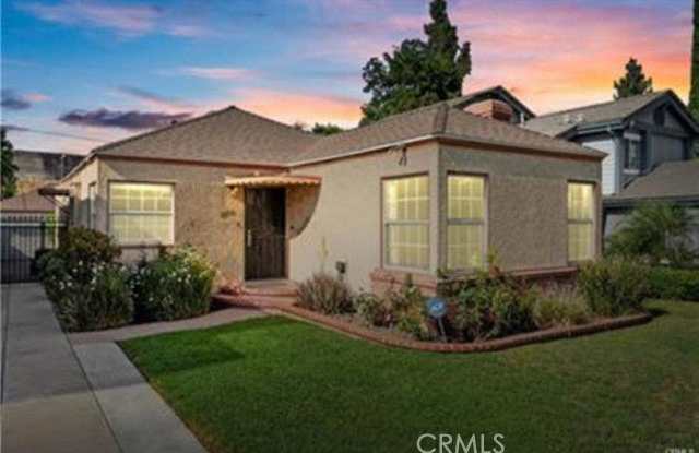 15235 La Maida Street photos photos