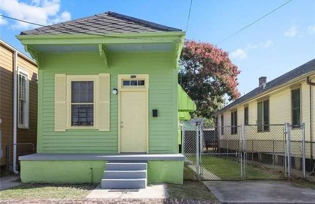 743 TOLEDANO Street photos photos