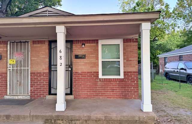 Recently renovated 1 Bedroom Duplex Ready For Move-In!! photos photos