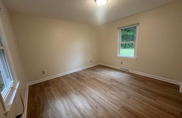 5256 Irish Road Gallery 2