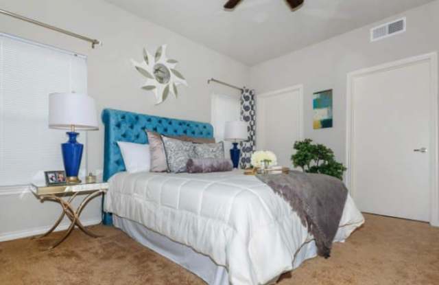 1779 FM1101 Gallery 1