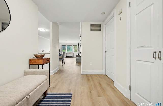 1633 Washington Boulevard Gallery 2