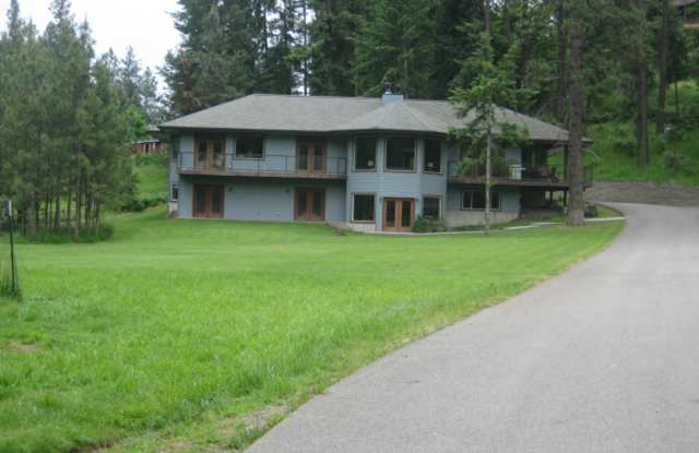 Country Living Close to Downtown CDA! photos photos