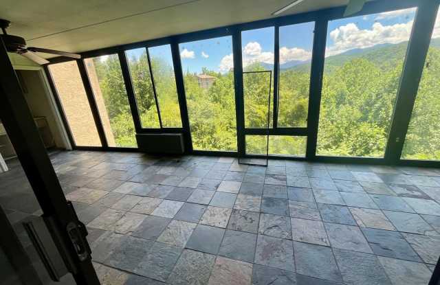 One-Level Condo -- Just Minutes from Town!!!! photos photos