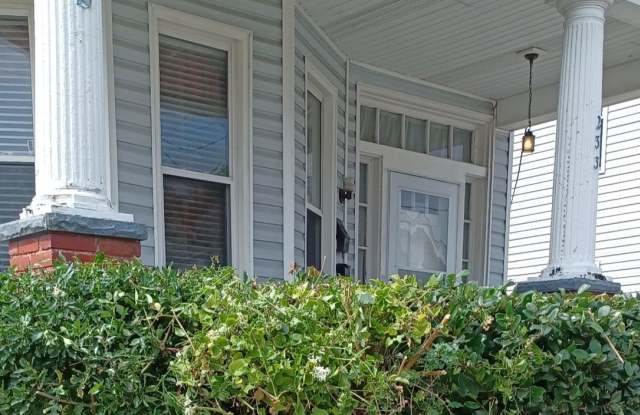 3 Bed 2 Bath Duplex Norfolk Gallery 2