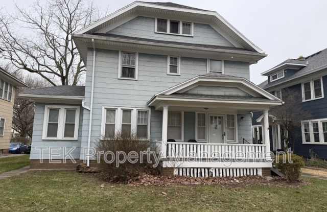 3677 Lake Avenue photos photos