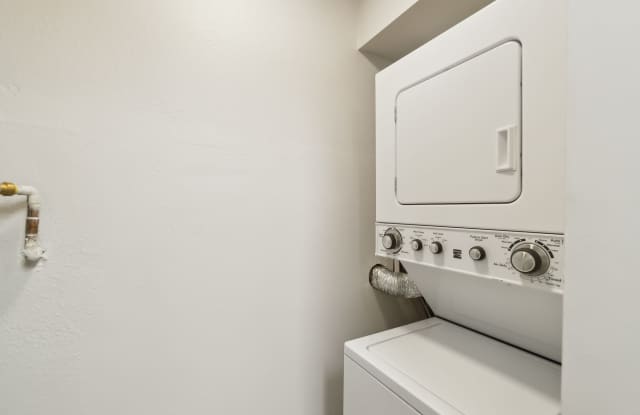 Spinnaker Apartments Gallery 4