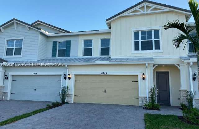 4984 Greenway Dr Gallery 4