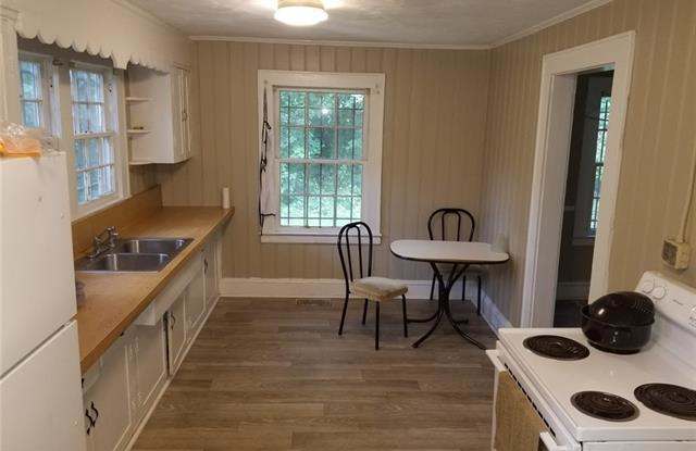 5226 Tuckaseegee Road Gallery 4