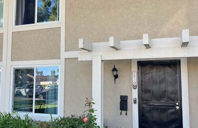3 Bed | 1.5 Bath Townhome with Garage in Santa Ana photos photos