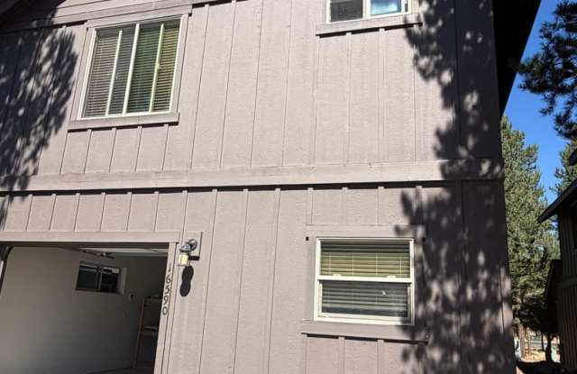Freshly Remodeled 3 Bedroom 2.5 Bathroom Home in Crescent Creek Gallery 4