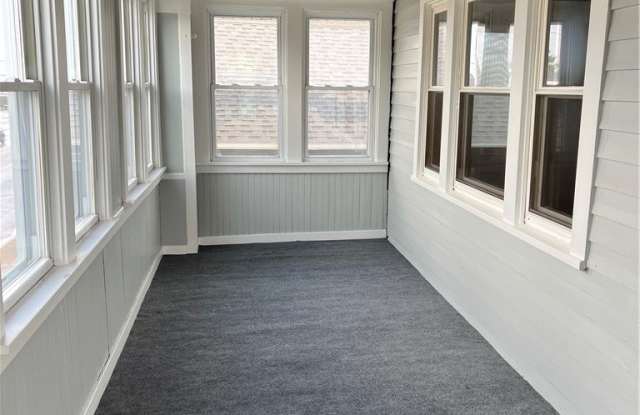 4329 S Buffalo Street Gallery 2