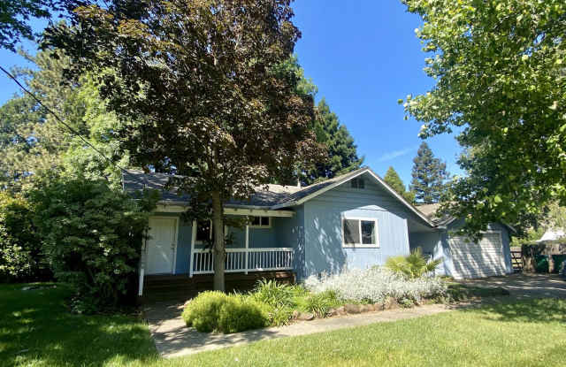 2 bedroom house with beautiful backyard! photos photos 2 bedroom house with beautiful backyard! photos photos