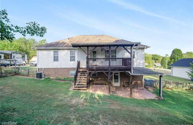 2340 Shannon Dr Gallery 3