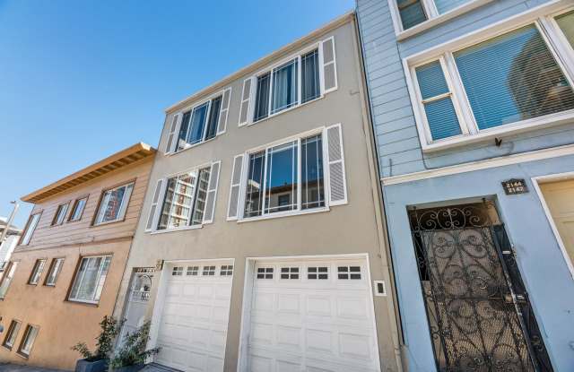 Stunning, Pet Friendly Edwardian 2BR Remodel in Prime location Gallery 3