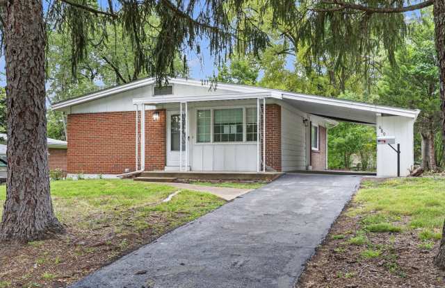 680 Jamaica Pl Gallery 1