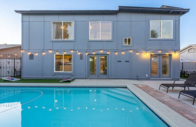 3733 East Dahlia Drive Gallery 2