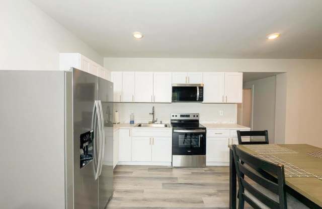 6717 GLENHURST Drive Gallery 2