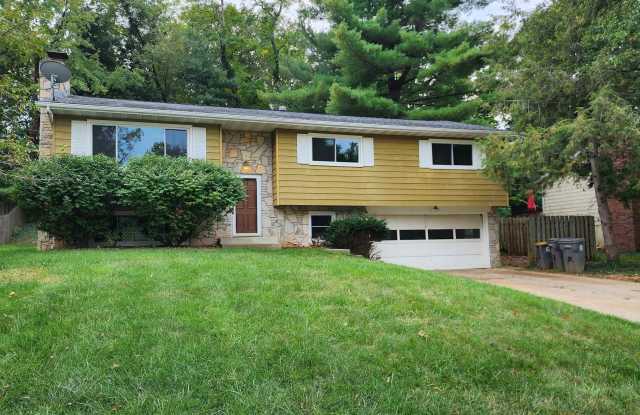 708 E Eddington Court - 708 East Eddington Court, Bloomington, IN 47401