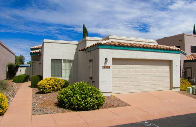 2BR/2BA/2CG, 1437 sq.ft. rental w/ community pool in Sierra Springs subdivision in Sierra Vista, AZ photos photos