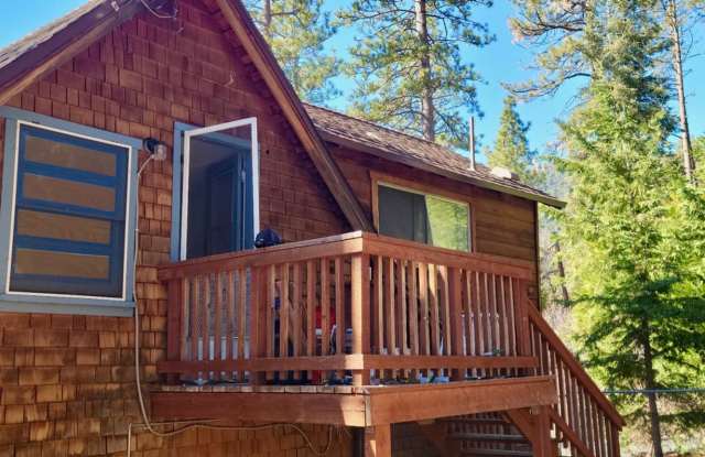 $1300 Cute 1 bedroom 1 bath unit above garage on quiet street - 25250 Lodge Road, Idyllwild-Pine Cove, CA 92549 $1300 Cute 1 bedroom 1 bath unit above garage on quiet street - 25250 Lodge Road, Idyllwild-Pine Cove, CA 92549