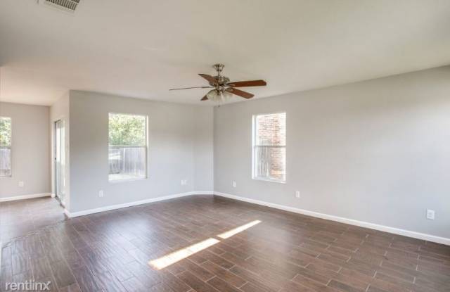 2225 Splendor Ct Gallery 4