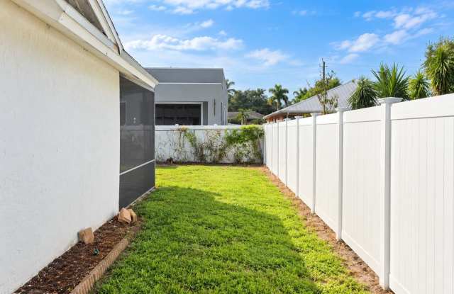 Perfect Family Home in Prime Location! 3 BED-2.5 BATH. Available ASAP! Gallery 4