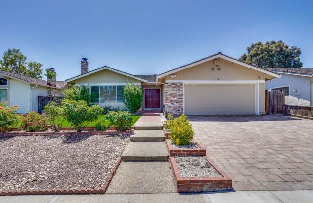 Bright and Spacious 3 Bed 2 Bath Single Family Home photos photos