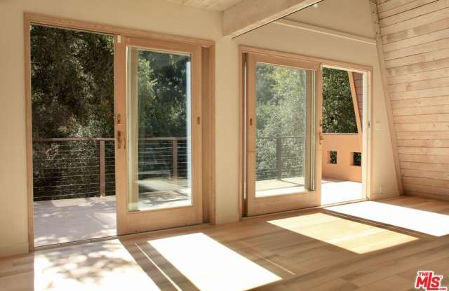 1578 Topanga Skyline Dr Gallery 2