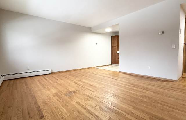 2080 Allen Boulevard - 21 photos photos