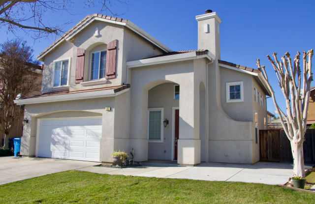 925 Oak Brook Way - 925 Oak Brook Way, Gilroy, CA 95020