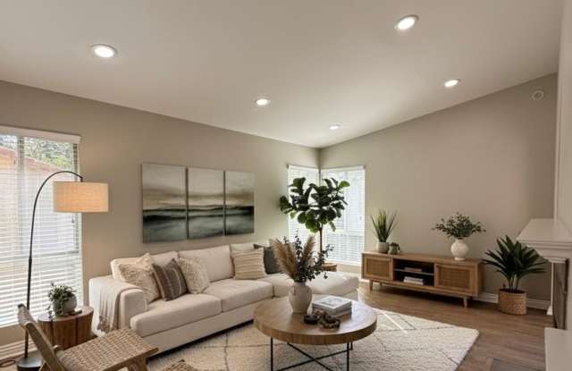 Condo in The Hills Yorba Linda 2 Bedrooms | 2 Bathrooms | 1,252 Sq. Ft. | $3,100/Month - 5410 Silver Canyon Road, Yorba Linda, CA 92887