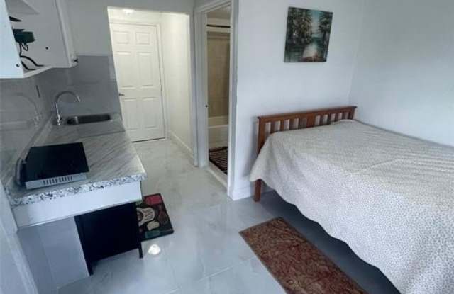 408 SW 68th Ave photos photos