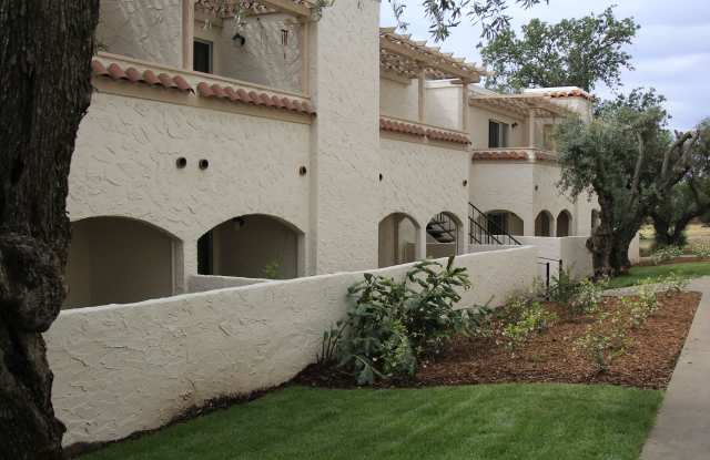 Tuscan Villa Apartments Gallery 4